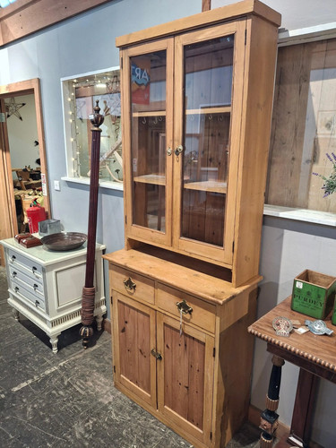 Vintage pine dresser with - pine,